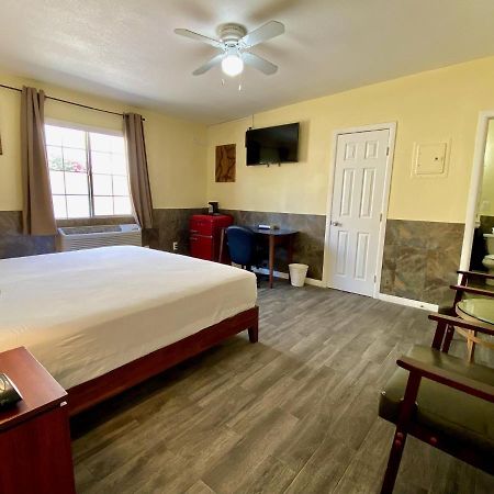 Europa Inn & Suites Desert Hot Springs Kültér fotó
