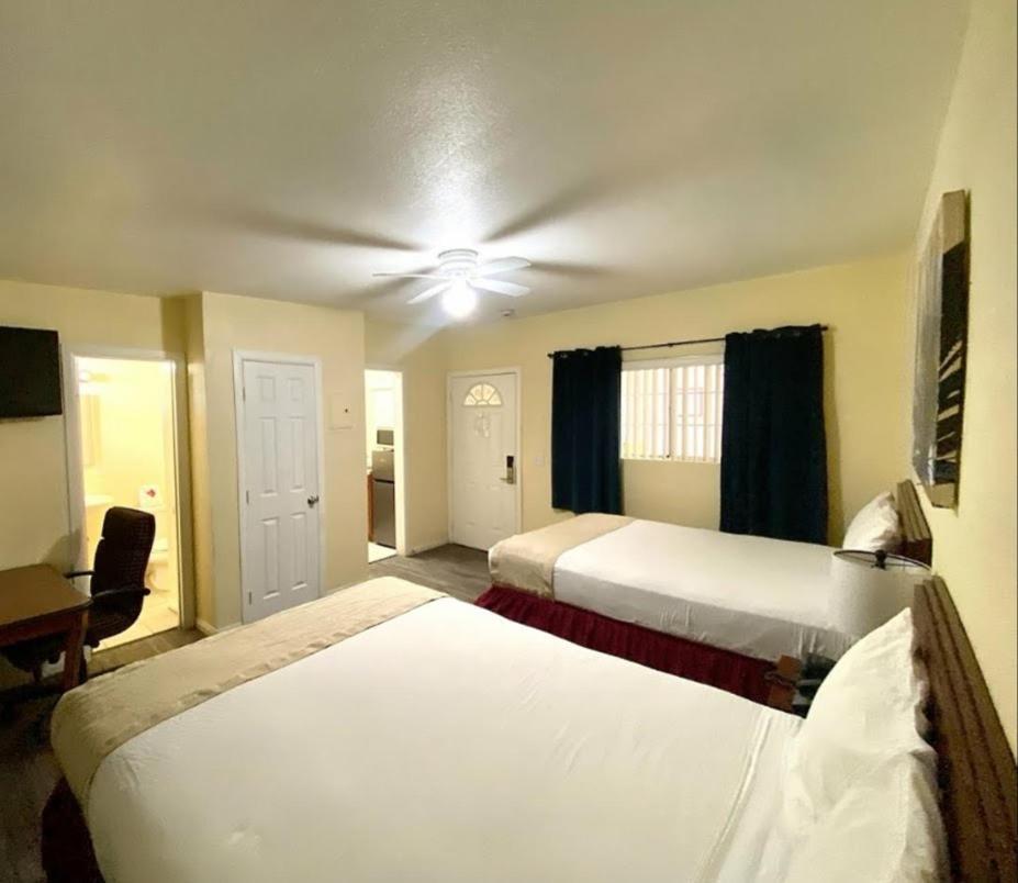 Europa Inn & Suites Desert Hot Springs Kültér fotó