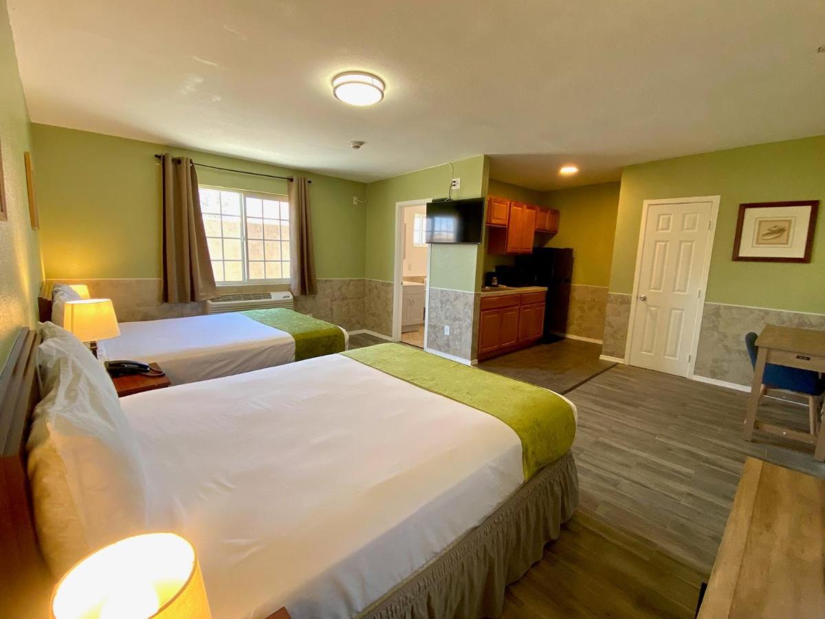 Europa Inn & Suites Desert Hot Springs Kültér fotó