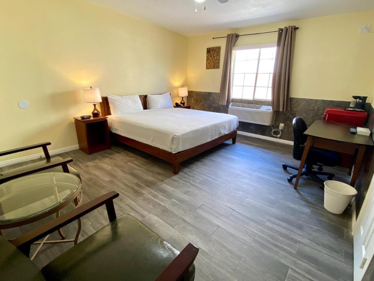Europa Inn & Suites Desert Hot Springs Kültér fotó