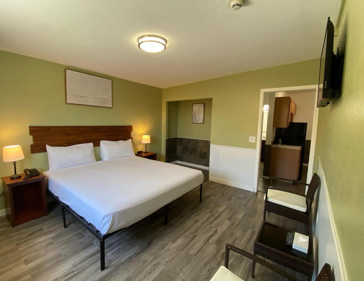 Europa Inn & Suites Desert Hot Springs Kültér fotó