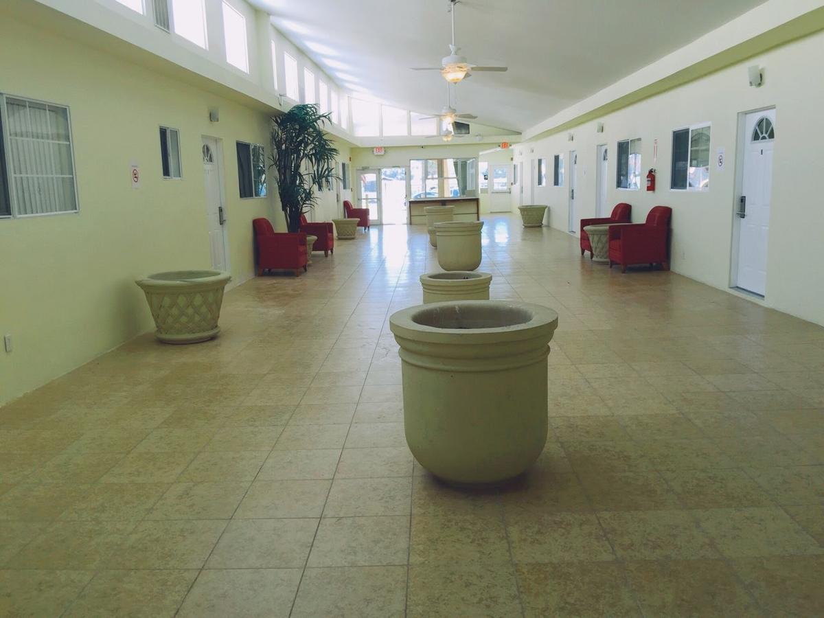 Europa Inn & Suites Desert Hot Springs Kültér fotó