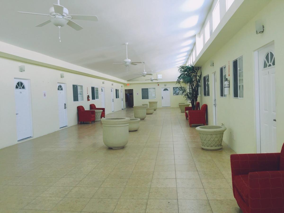 Europa Inn & Suites Desert Hot Springs Kültér fotó