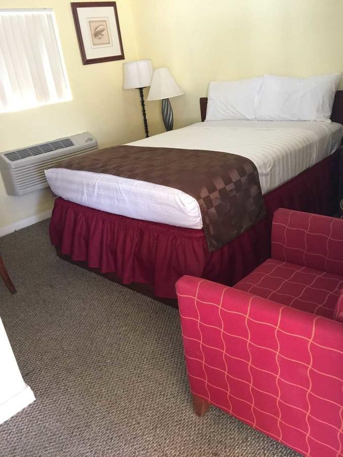 Europa Inn & Suites Desert Hot Springs Kültér fotó