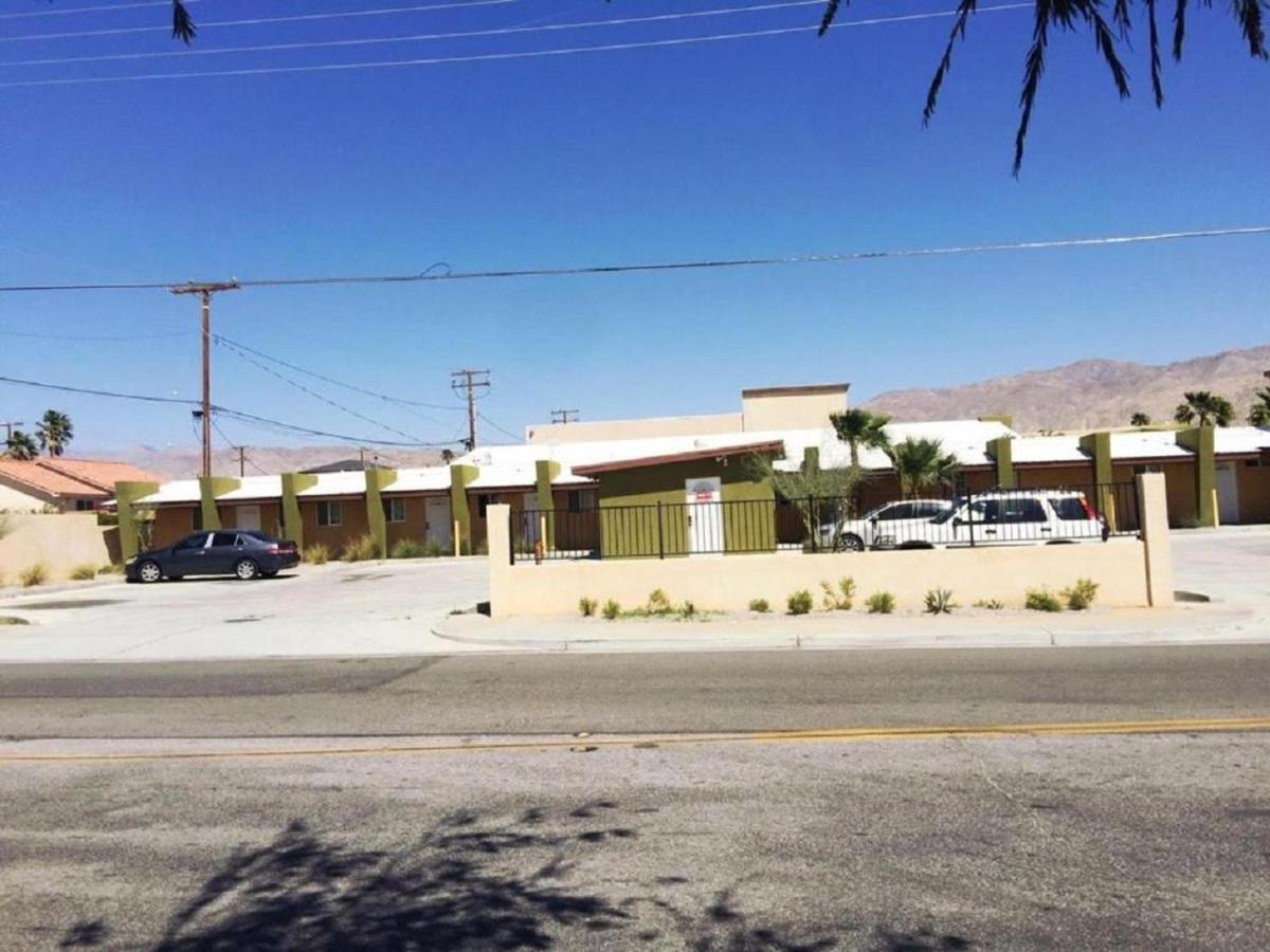 Europa Inn & Suites Desert Hot Springs Kültér fotó
